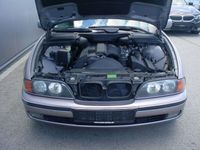 Gebraucht BMW 520 150 PS (110 kW) 1998 Silber Limousine