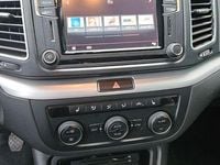 Gebraucht VW Sharan Comfortline 150 PS (110 kW) 2017 Grau Van / Kleinbus