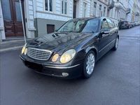 Gebraucht Mercedes E500 Elegance 306 PS (225 kW) 2002 Schwarz Limousine