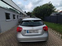 Gebraucht Mercedes A180 122 PS (89 kW) 2014 Grau Kleinwagen