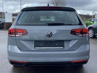 Gebraucht VW Passat 150 PS (110 kW) 2022 Grau Kombi