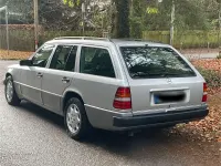 Second-hand Mercedes E300 179 CP (131 kW) 1991 Argintiu Break