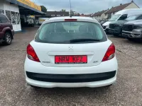 Gebraucht Peugeot 207 95 PS (69 kW) 2011 Weiß Limousine