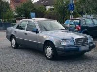 Second-hand Mercedes E300 179 CP (131 kW) 1990 Gri Berlinǎ