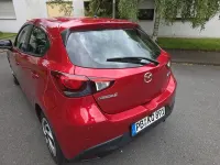 Gebraucht Mazda 2 75 PS (55 kW) 2015 Rot Kleinwagen