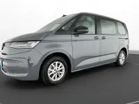 Używany VW Multivan Life 150 KM (110 kW) 2025 Szary Minivan