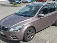 Gebraucht Kia Ceed Sportswagon 90 PS (66 kW) 2010 Silber Kombi