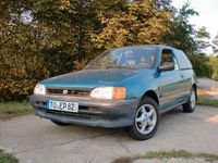 Gebraucht Toyota Starlet 75 PS (55 kW) 1996 Blau Kleinwagen