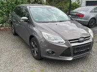 Gebraucht Ford Focus 100 PS (73 kW) 2014 Grau Kombi