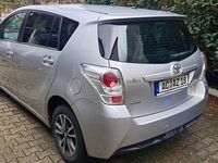 Gebraucht Toyota Verso Skyview Edition 111 PS (81 kW) 2014 Silber Van / Kleinbus