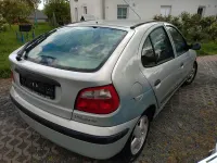 Gebraucht Renault Mégane Privilege 107 PS (78 kW) 2000 Silber Limousine