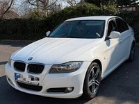 Gebraucht BMW 320 170 PS (125 kW) 2011 Weiß Limousine