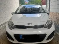 Gebraucht Kia Rio 86 PS (63 kW) 2013 Weiß Limousine