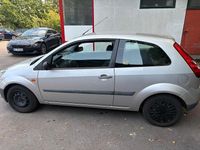 Gebraucht Ford Fiesta 60 PS (44 kW) 2006 Silber Kleinwagen
