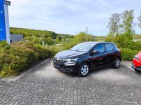 Neu Dacia Sandero Essentiel 91 PS (66 kW) 2025 Nacresschwarz metallic Limousine