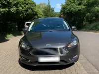 Gebraucht Ford Focus Titanium 125 PS (91 kW) 2016 Grau Limousine
