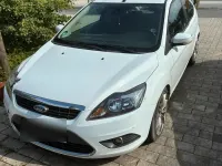Gebraucht Ford Focus 2009 Weiß Kleinwagen