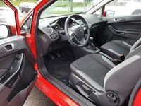 Gebraucht Ford Fiesta Trend 82 PS (60 kW) 2016 Rot Kleinwagen