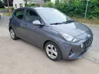 Gebraucht Hyundai i10 Trend 67 PS (49 kW) 2020 Star dust / met Kleinwagen
