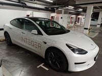 Gebraucht Tesla Model 3 Standard Range Plus 239 kW (325 PS) 2021 Weiß Limousine