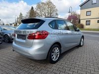 Gebraucht BMW 218 Active Tourer Basis 150 PS (110 kW) 2015 Silber Van / Kleinbus