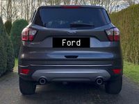 Gebraucht Ford Kuga Titanium 150 PS (110 kW) 2017 Grau SUV