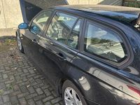 Gebraucht BMW 320 170 PS (125 kW) 2008 Schwarz Limousine