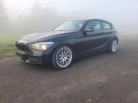 Gebraucht BMW 116 116 PS (85 kW) 2012 Schwarz Kleinwagen