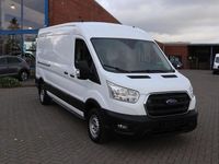 Gebraucht Ford Transit Trend 131 PS (96 kW) 2023 Weiß Limousine