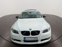Gebraucht BMW 325 218 PS (160 kW) 2009 Weiß Coupé