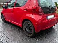Gebraucht Toyota Aygo 69 PS (50 kW) 2007 Rot Kleinwagen