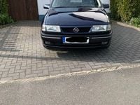 Occasion Opel Vectra 90 ch (66 kW) 1995 Bleue Berline
