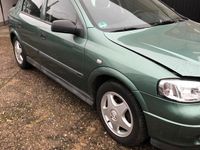 Second-hand Opel Astra 100 CP (73 kW) 1999 Verde Berlinǎ