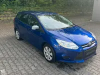 Gebraucht Ford Focus 100 PS (73 kW) 2014 Blau Kombi