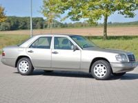 Second-hand Mercedes E280 193 CP (141 kW) 1994 Argintiu Berlinǎ