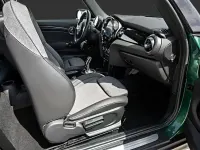 Gebraucht Mini Cooper Classic 136 PS (100 kW) 2023 Grün Kleinwagen