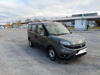 Gebraucht Fiat Doblò Lounge 120 PS (88 kW) 2019 Grau Van / Kleinbus