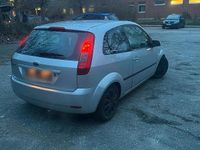 Gebraucht Ford Fiesta 70 PS (51 kW) 2005 Grau Kleinwagen
