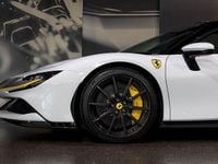 Gebraucht Ferrari SF90 1001 PS (736 kW) 2024 Weiß Coupé