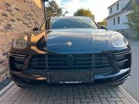 Gebraucht Porsche Macan Turbo 441 PS (324 kW) 2020 Tiefschwarz SUV