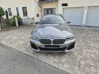 Gebraucht BMW 530e Performance 292 PS (214 kW) 2023 Grau Kombi