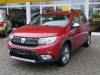 Gebraucht Dacia Sandero Prestige 90 PS (66 kW) 2017 Rot Limousine