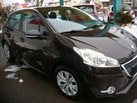 Gebraucht Peugeot 208 Active 82 PS (60 kW) 2012 Braun Kleinwagen