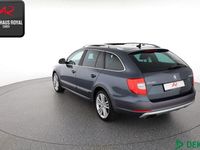 Gebraucht Skoda Superb 140 PS (102 kW) 2015 Lgrau Kombi