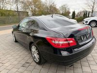 Gebraucht Mercedes E200 Avantgarde 184 PS (135 kW) 2011 Schwarz Coupé