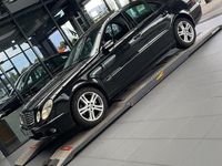 Second-hand Mercedes E200 Elegance 122 CP (89 kW) 2003 Negru Berlinǎ