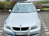 Gebraucht BMW 318 122 PS (89 kW) 2006 Grau Kombi