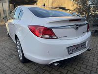 Gebraucht Opel Insignia Cosmo 220 PS (161 kW) 2010 Schneeweiss/summitwhite/arctic Limousine