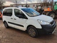 Gebraucht Peugeot Partner Tepee 120 PS (88 kW) 2017 Weiß Van / Kleinbus