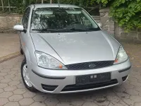 Usado Ford Focus 100 CV (73 kW) 2003 Plateado Berlina